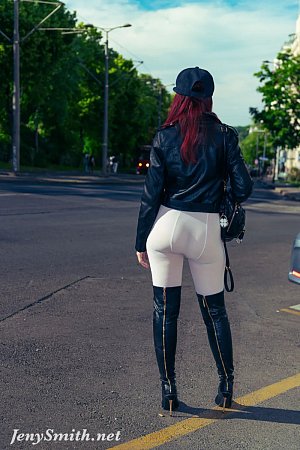 pics 4 of Jeny in white pantyhose outdoors