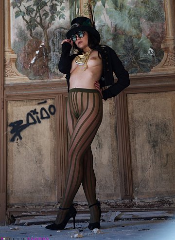 pics 2 of Sophia Jade in Steampunk Outfit