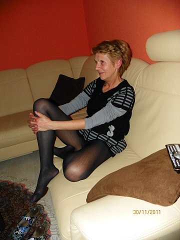 pics 3 of Mature Ladies in Pantyhose Show Off