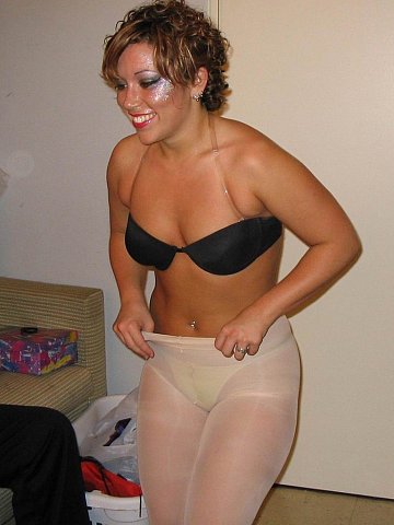 pics 5 of Nude Amateur Girl Wearing Pantyhose