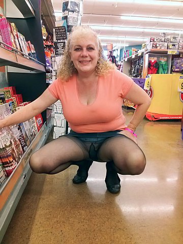 pics 2 of Mature Amateurs in Pantyhose