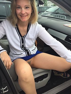 pics 1 of Older Amateur Shoping in Pantyhose